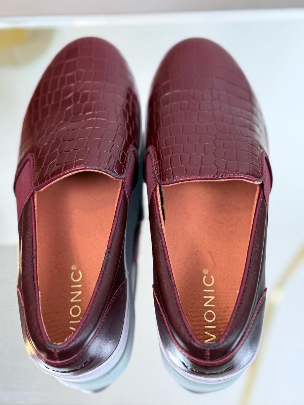 Vionic Dark Wine Croc Leather Sneakers/Dark Academia Polished Preppy Chic/8.5 - Picture 5 of 9